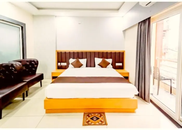 Sea View Hotel- New - S H R I - Gajanana - Near Jagannath Temple - Fully Air Conditioned Hotel - Best Luxuary Hotel Puri