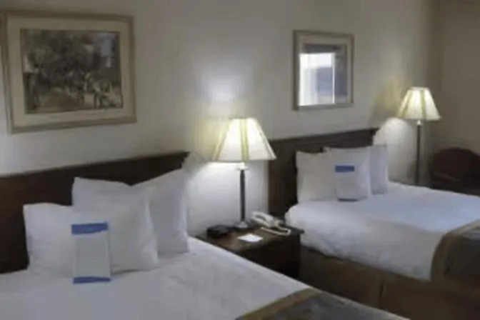 Lakewood Inn & Suites Dowagiac