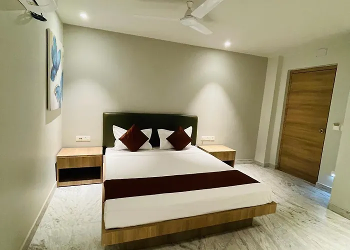 Hotel The Crest Kolkata