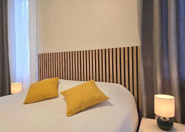 Hotel Trianon Saint Ouen