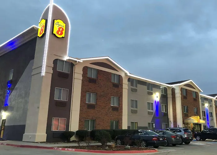 Super 8 By Wyndham Bedford Dfw Airport West Motel