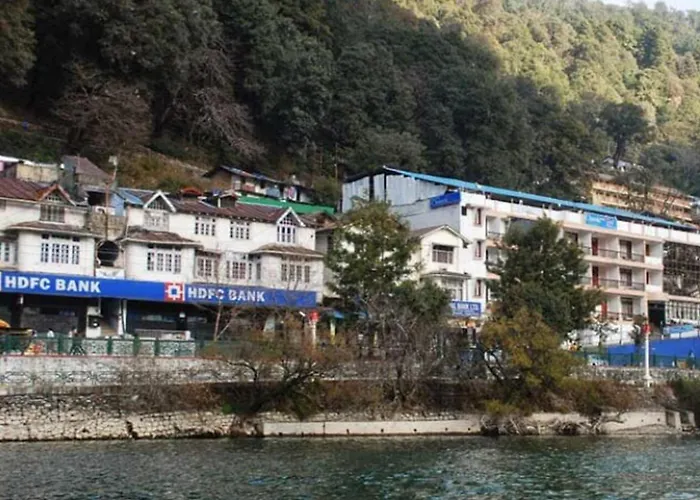 Stayapart I The Maple Residences - Lake Front Nainital
