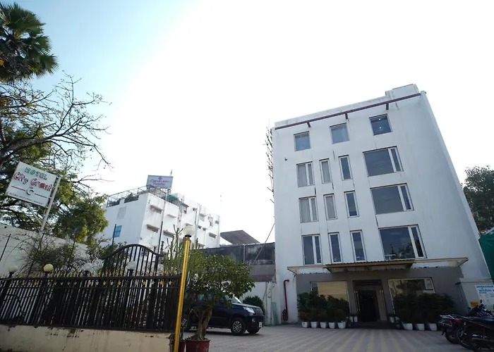 Hotel City Grand Varanasi