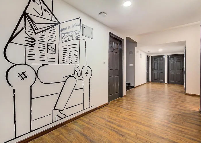 Townhouse Sector 66 Noida Near Noida Sector Metro Station Hotel