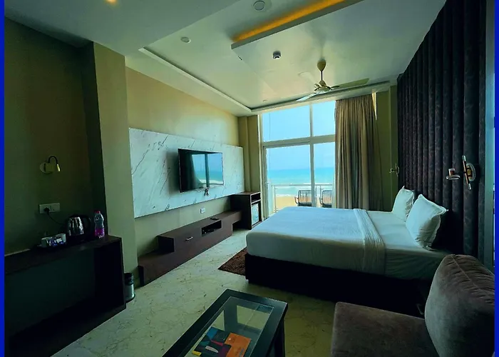 Sea View Tbs - Prime Location And Luxuary Rooms - Hygiene & Spacious Room - With Wifi- Restaurant- Lift- And- Parking - Best Luxuary Hotel In Puri