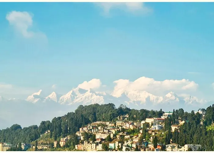 Darjeeling Hotel P I T S T O P Near Railway Station And Temple