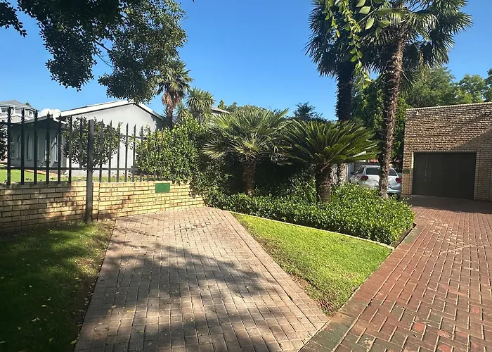 Green Ivy Luxury Room With Private Garden Potchefstroom