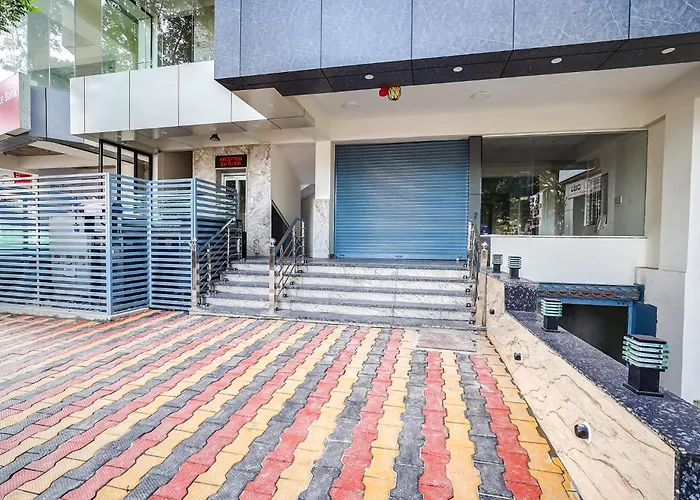 Fabhotel Redmoon Suites - Nr Marathahalli Bridge Bangalore