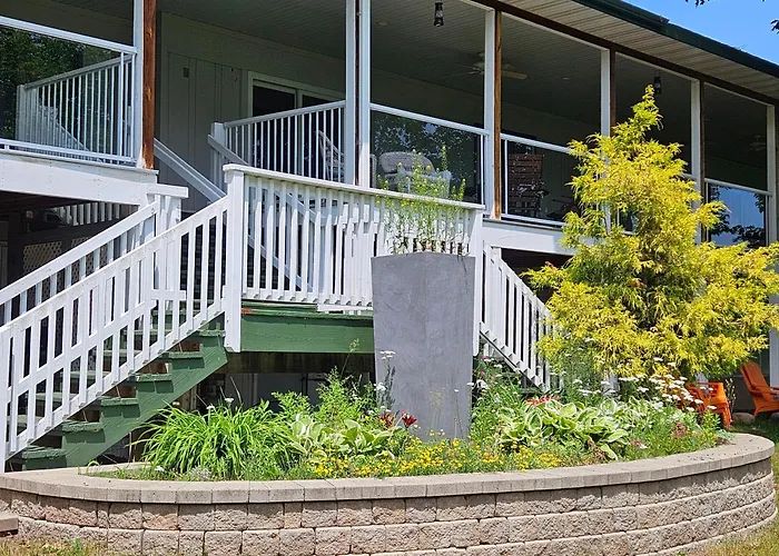 Chequamegon Lake Superior Lodge Bayfield