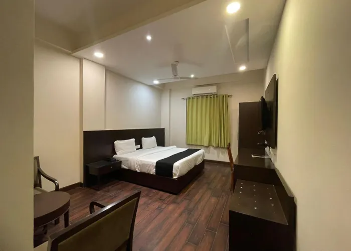 Hotel Aksa Inn Near Juhu Beach Mumbai