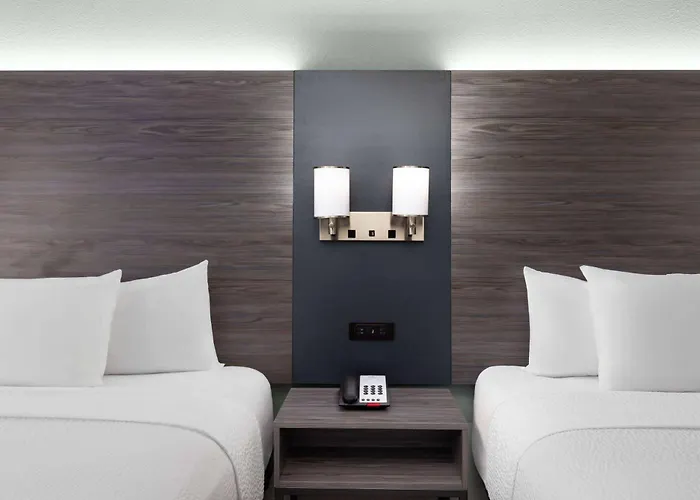 Baymont By Wyndham Creedmoor Hotel