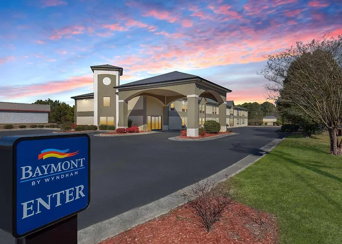 Baymont By Wyndham Creedmoor Hotel