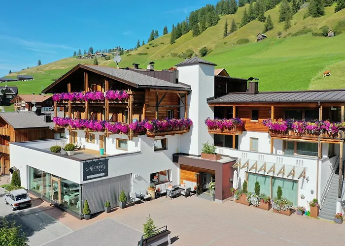 Hotel Garni Jasmin St. Kassian