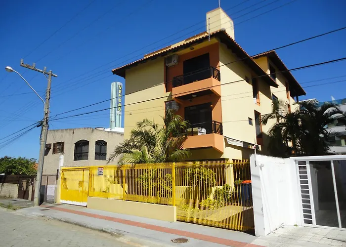 Regina Del Mare Residence Apartamentos completos para até 05 pessoas a 50 metros da praia Florianópolis