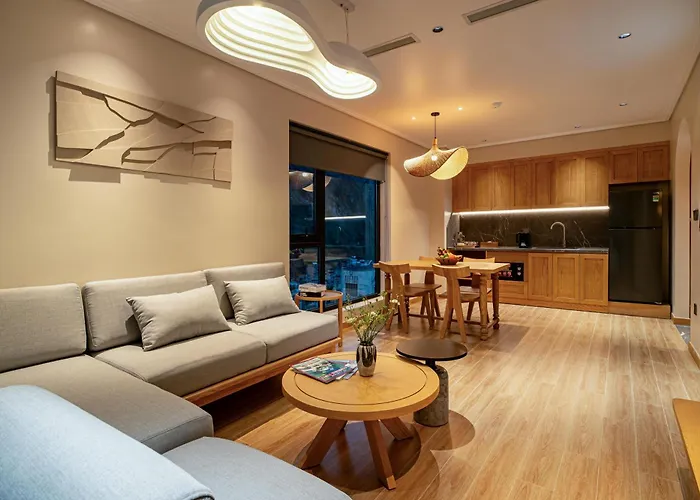 Nam Dat Hotel By D'Lecia Hạ Long