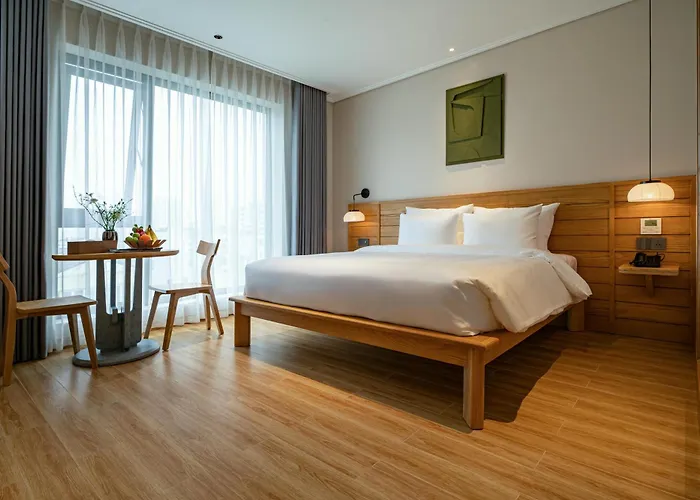 Nam Dat Hotel By D'Lecia Hạ Long