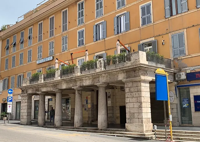 7 Bell'S House Hotel Civitavecchia