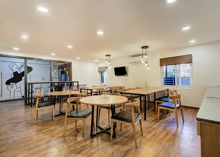 Townhouse Sector 66 Noida Near Noida Sector Metro Station Hotel