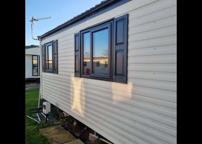 8 Berth Waterside Ingoldmells V8 Santanavan 3