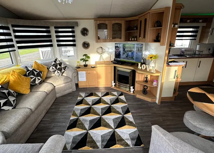 8 Berth Waterside Ingoldmells V8 Santanavan 3
