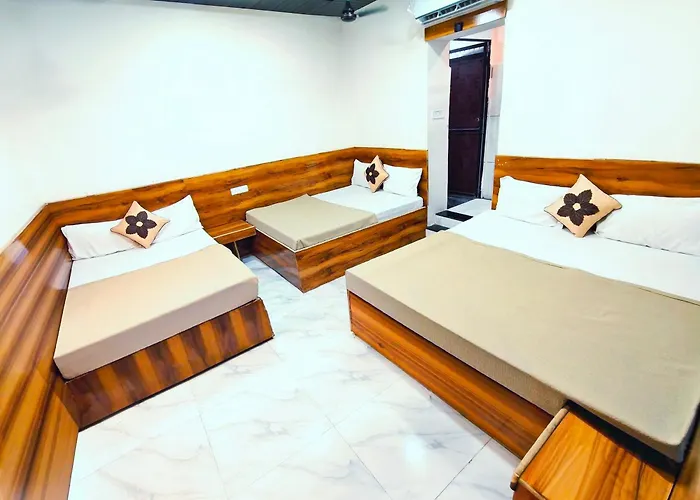 Hotel Om Palace Near Mahakal Mandir Ujjain