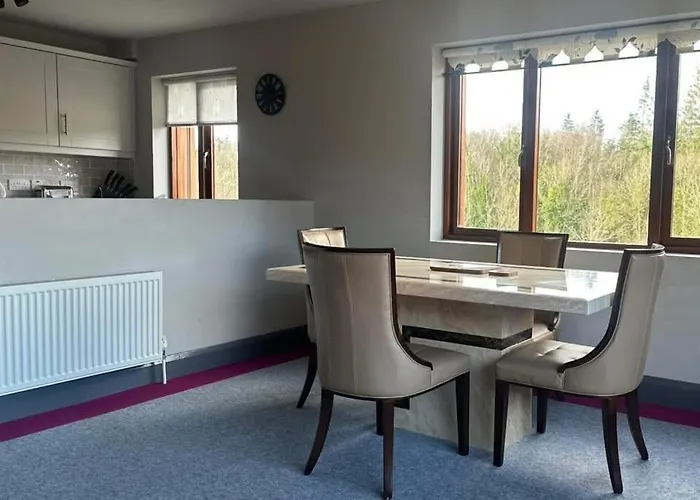 Newcastle House Hotel Longford