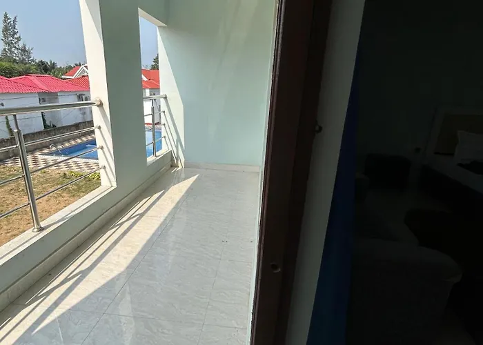 Prantik Hotel And Resorts Tajpur