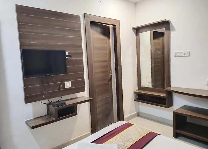 Khaleej Residency Near U S Embassy Hotel Chennai