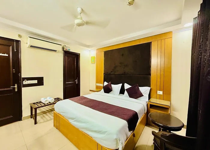 The Luxe Jpm Bed And Breakfast New Delhi