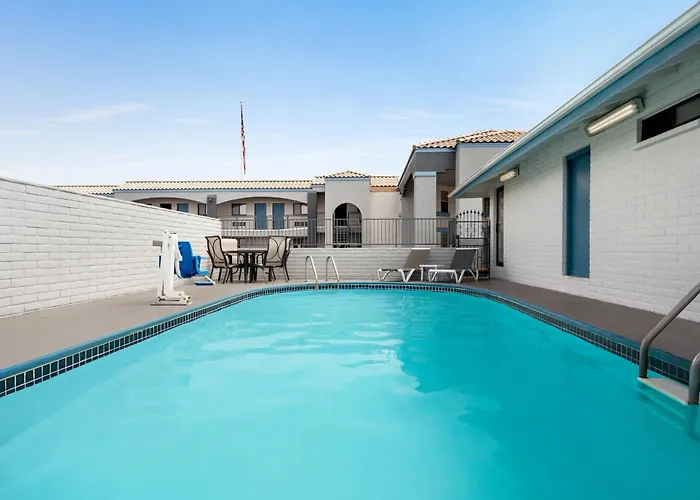 Baymont By Wyndham Kingman Motel