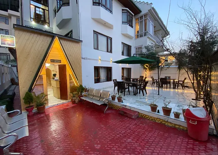 Hotel Young Mamta Srinagar 
