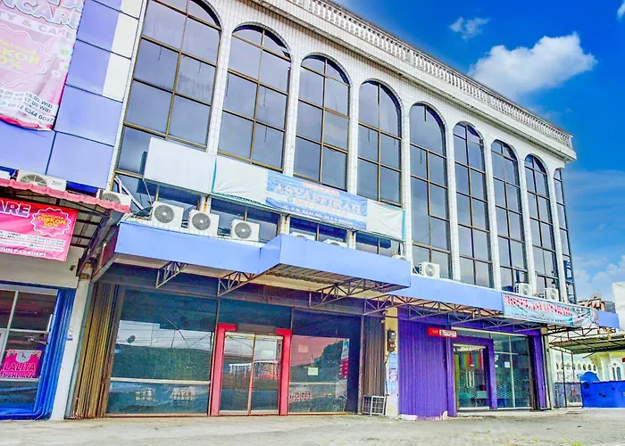 RedDoorz Plus near Istana Maimun Medan