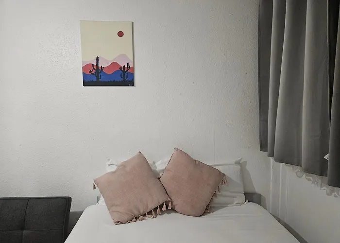 Whites Inn London