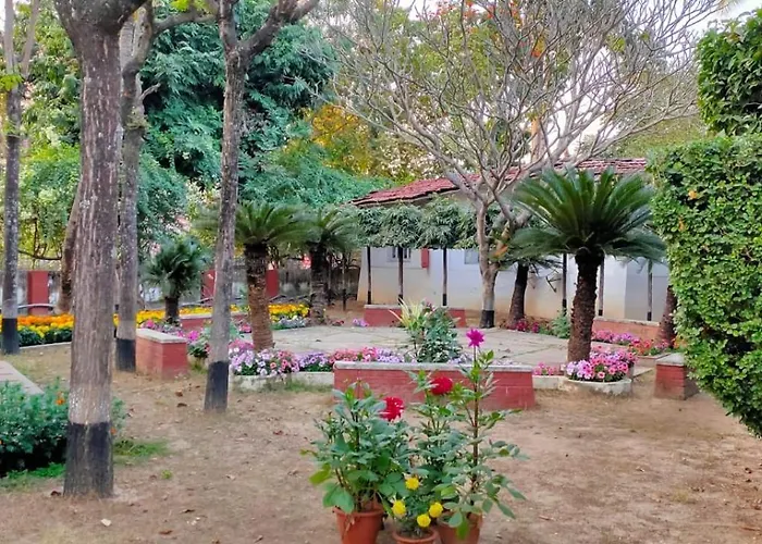Chhuti Holiday Resort Bolpur