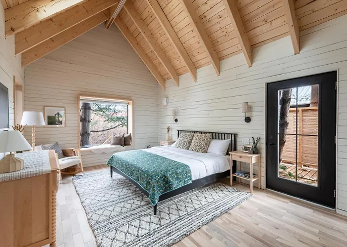 Black Forest Cabins Mahone Bay