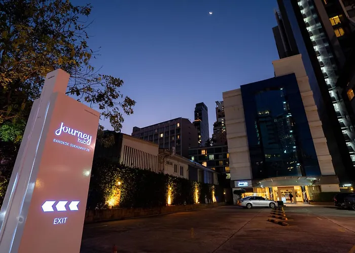 Journeyhub Sukhumvit 26, Bangkok - Formerly St James Hotel