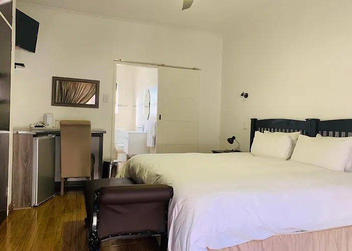 Leruo'S Guest House Kimberley