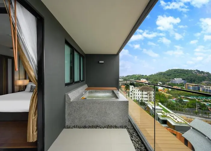 Mida Grande Resort Phuket Surin Beach 