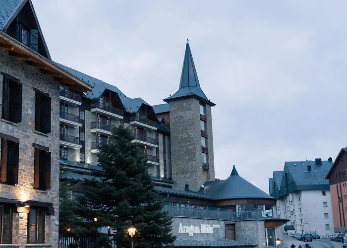 Hotel Snoe Aragon Hills Formigal