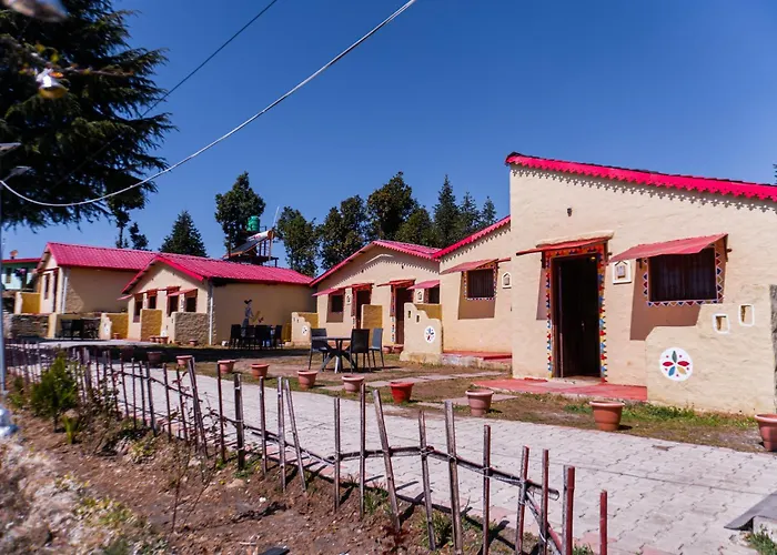 Kana Mud An Ethnic Village Resort - Beautiful View Of Gangotri Mountains Kanatal