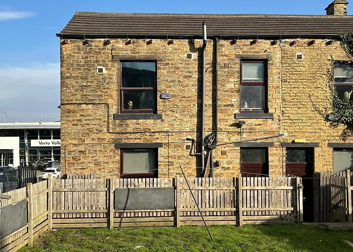 Bv Aparthotel Huddersfield Ideal For Business & Leisure Stays