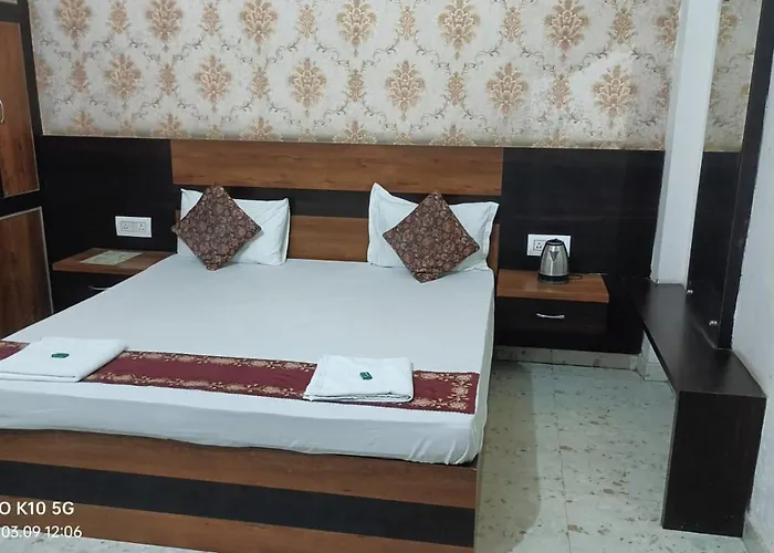 The Nirmala Palace 600 Mitr Only Ram Temple Ayodhya