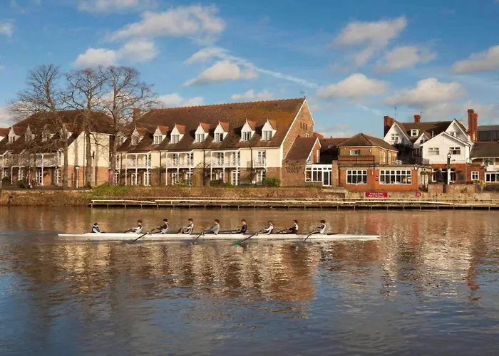 London Thames Lodge By Dancenter Near Thorpe Park Staines-upon-Thames