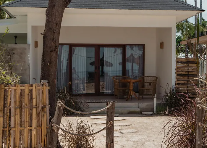 Sunscape Villa - Beachfront And Private Pool Gili Islands