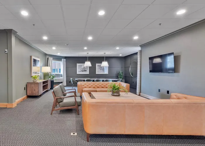 Century Hotel Tualatin
