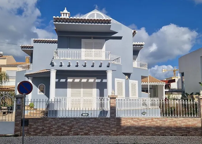 Dona Ana Guesthouse Lagos