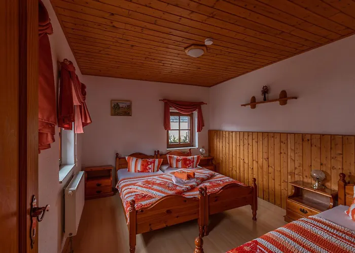 Pension und Gaststätte Zur Knappenschänke Thermalbad Wiesenbad