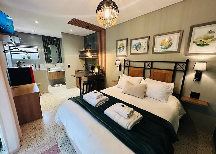 Green Ivy Luxury Room With Private Garden Potchefstroom
