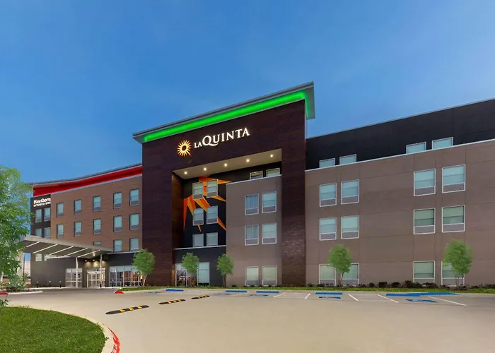 La Quinta Inn & Suites By Wyndham Desoto