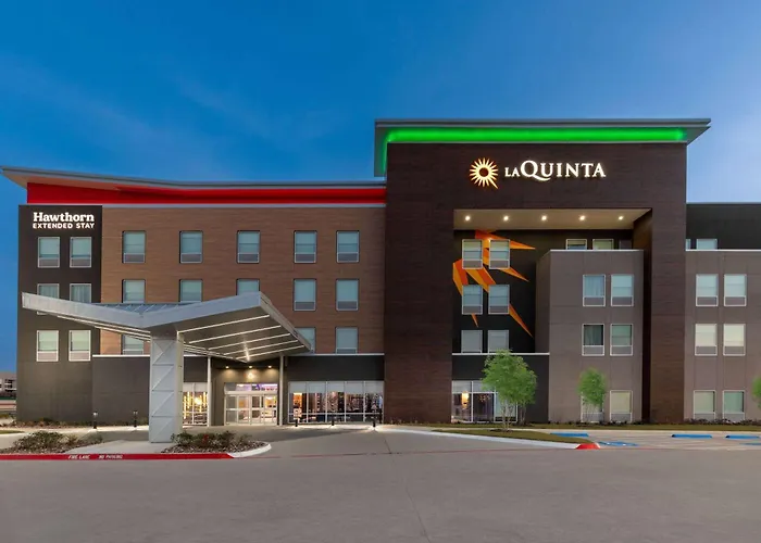 La Quinta Inn & Suites By Wyndham Desoto
